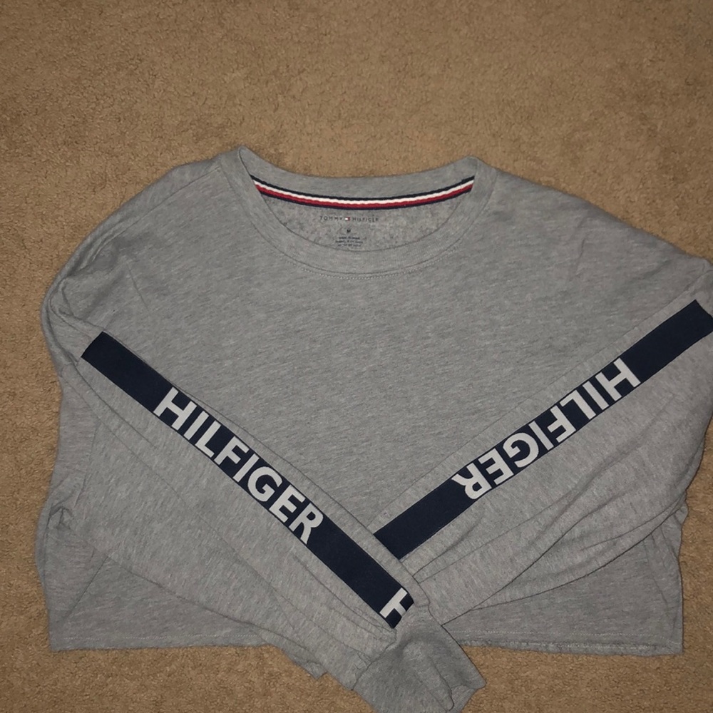 Cropped Tommy Hilfiger long sleeve shirt